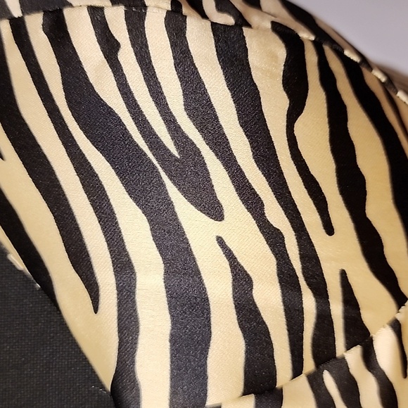 Sincerly Jules Tiger Stripe Top - Picture 3 of 8